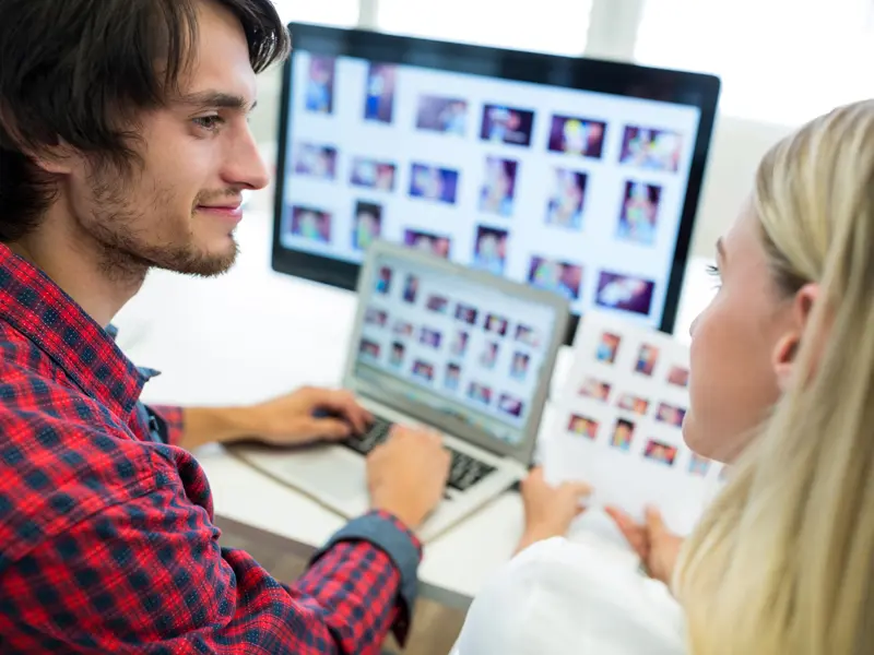 Weboldal képeinek SEO szempontú vizsgálata, ahol a vizuális tartalom a keresőoptimalizálás részét képezi